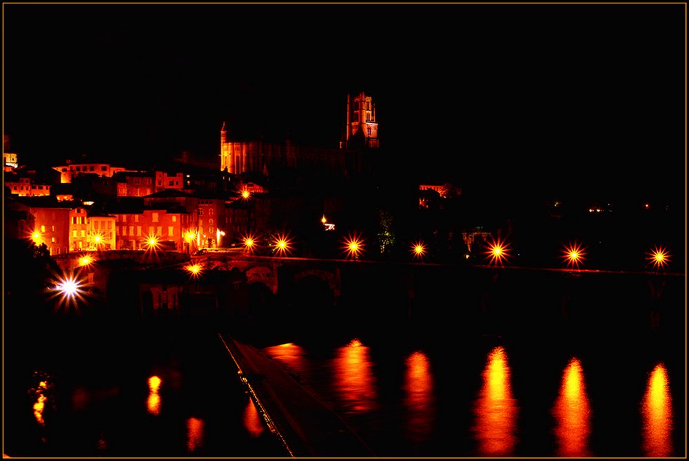 Albi dans la nuit