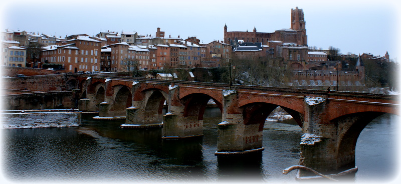 Albi sous 1 petit centimètre de neige... en février 2012 !!