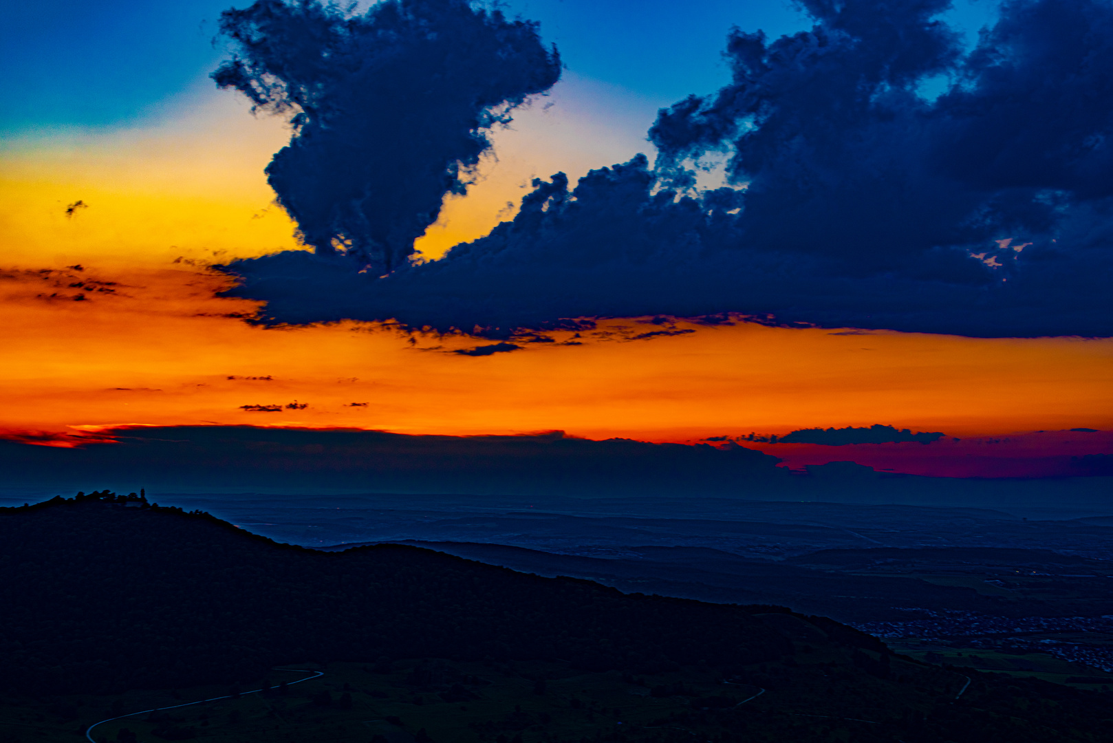 Albtrauf Ausblick bei fast Blauer Stunde