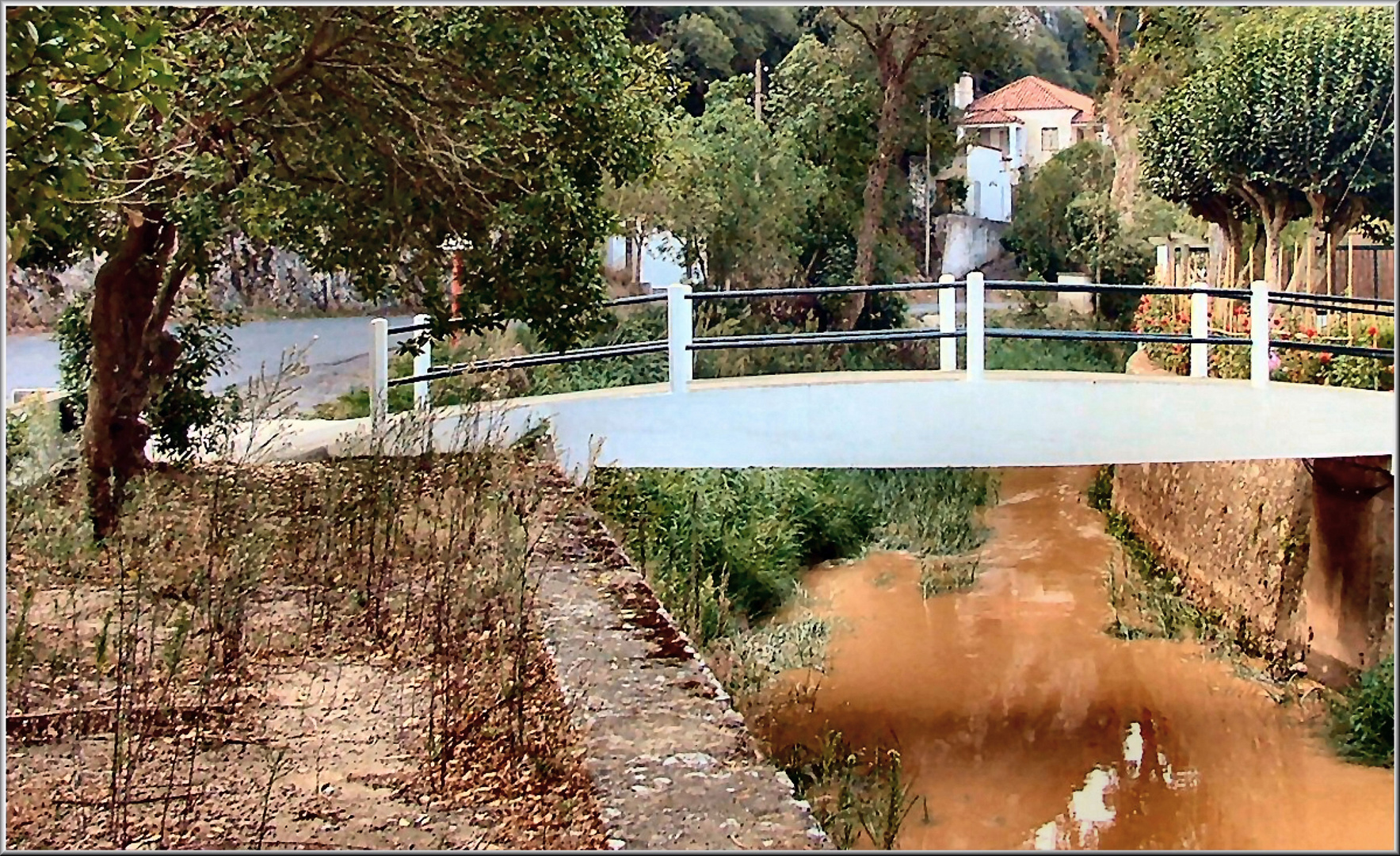 Alcabichel river after storm