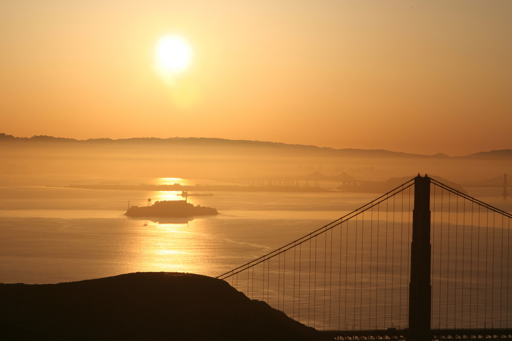 alcatraz in the morning