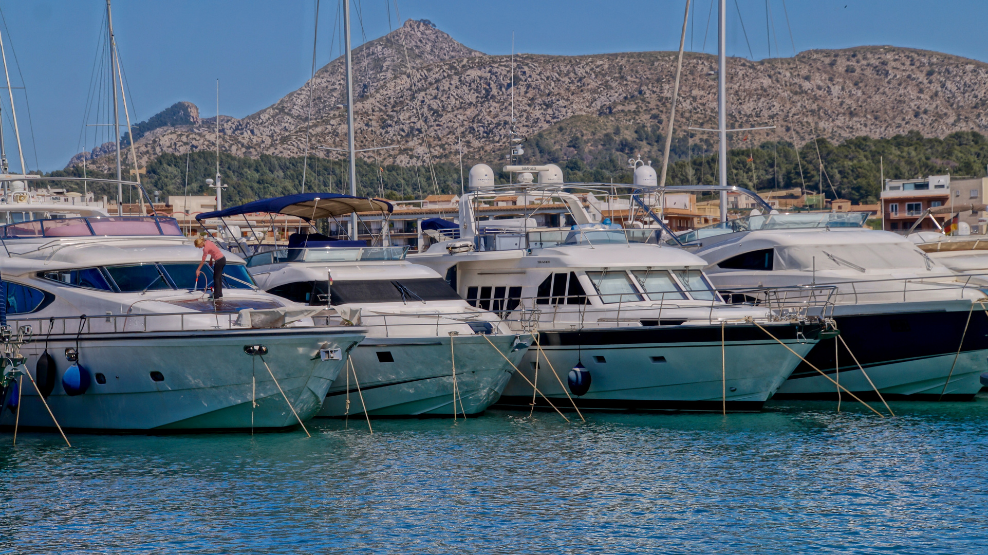 Alcudia ein Yachthafen in dem jede Menge Geld geparkt ist