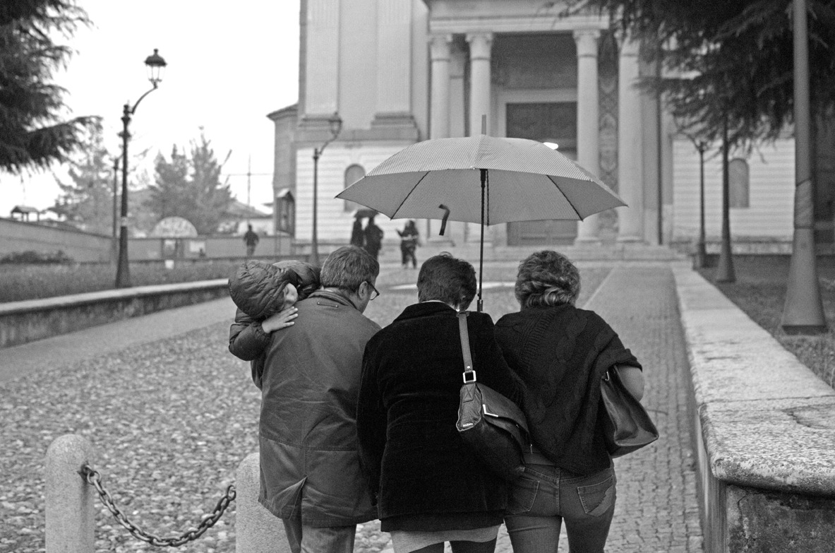 alcuni sotto la umbrella