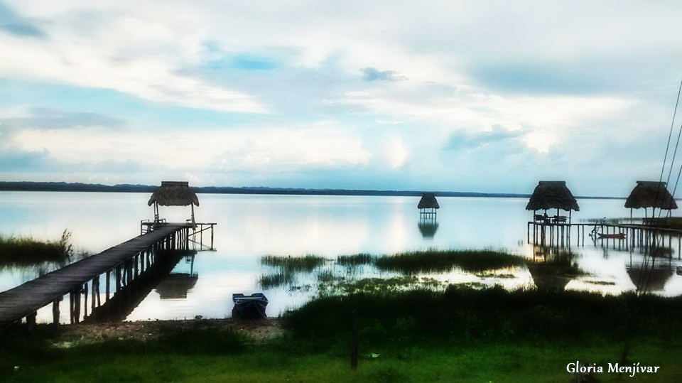 Aldea El Remate, Lago Petén Itza.