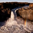 Aldeyjarfoss mit Regenbogen