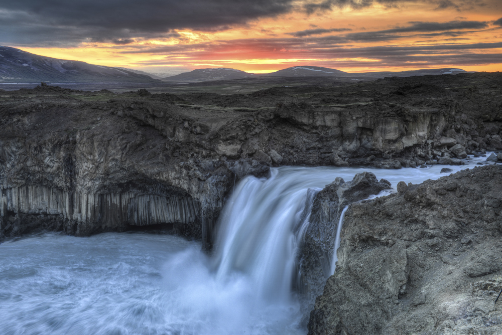 Aldeyjarfoss mitten in der Nacht