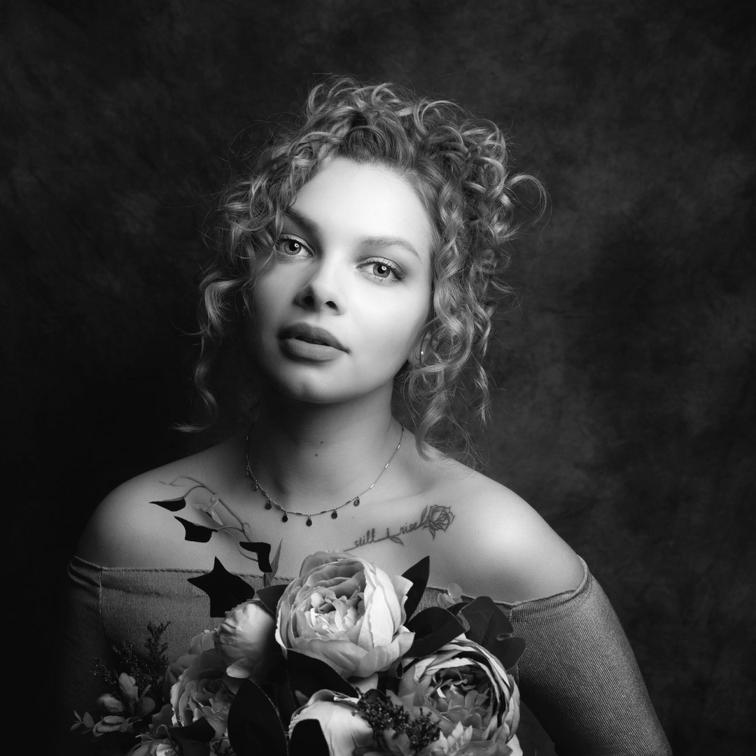 Aleks Foto & Bild portrait, portrait frauen, studio Bilder auf