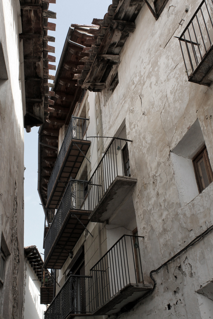 Aleros y Balcones