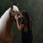 Alessa und N´Joy im Regen