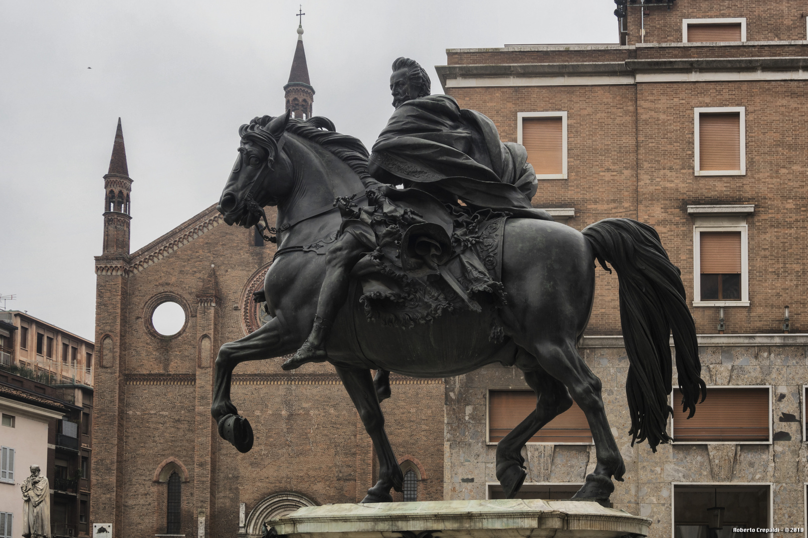 Alessandro Farnese, monumento