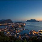 Alesund bei Nacht