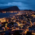 Alesund in der Nacht