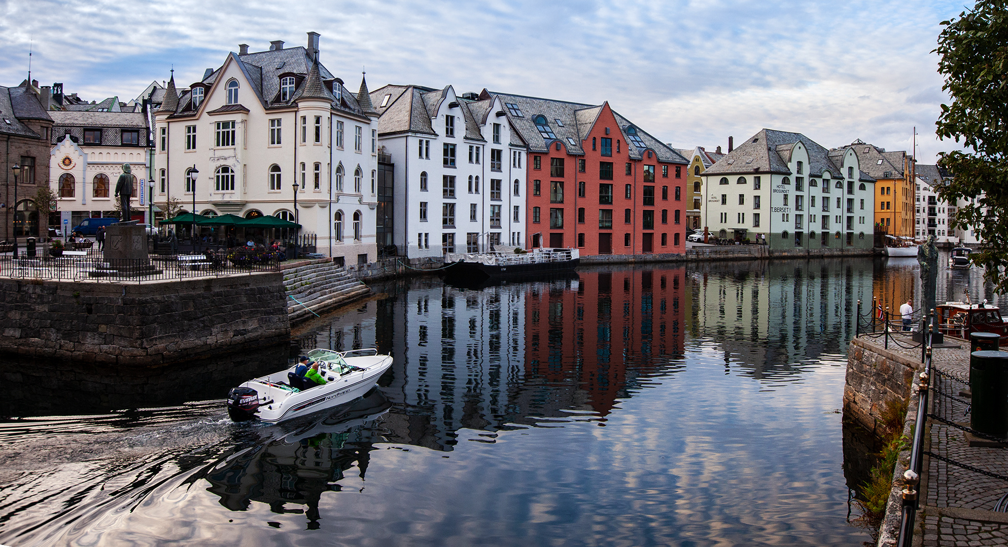 Alesund Spiegelbild 001 