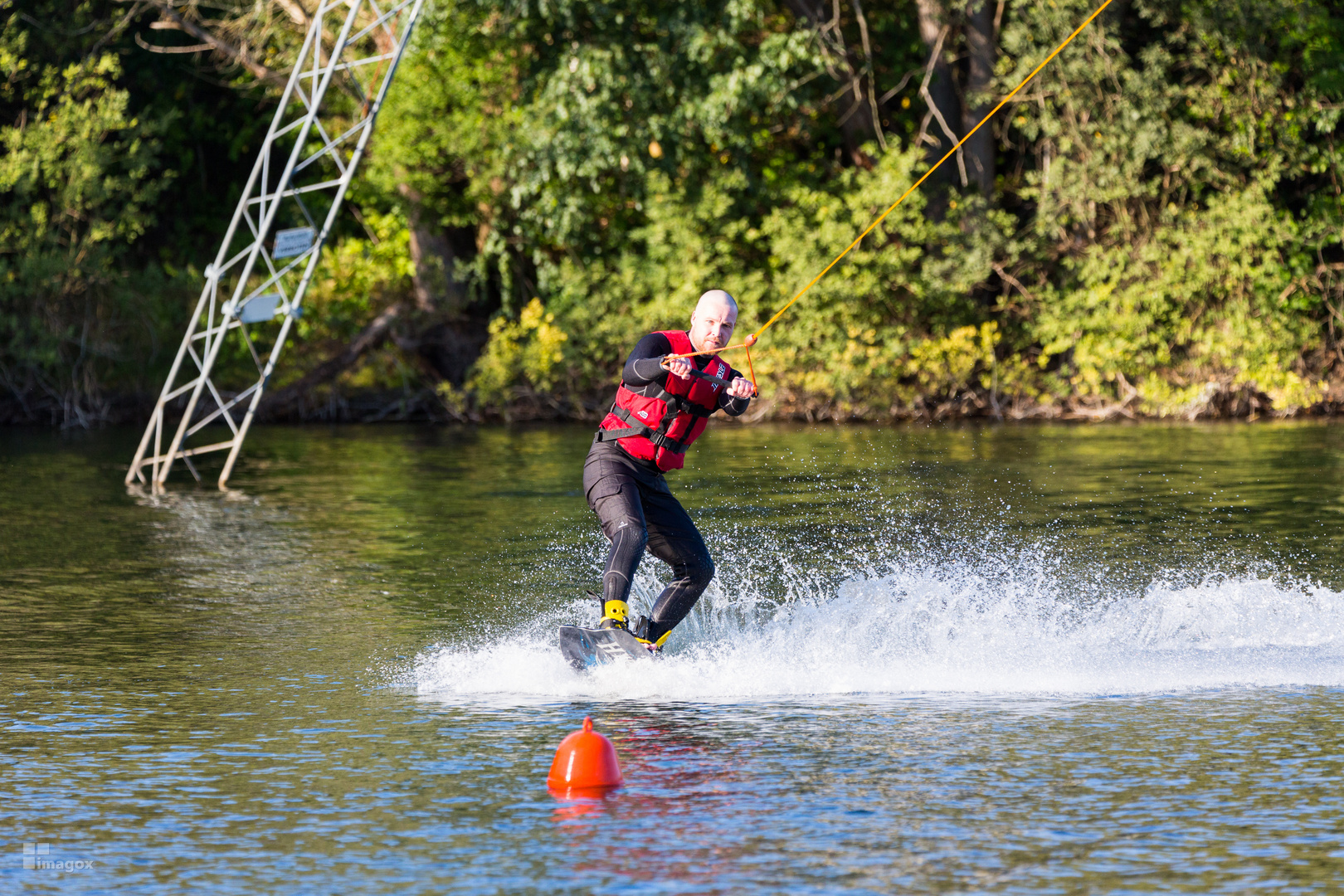 Alex auf dem Wakeboard