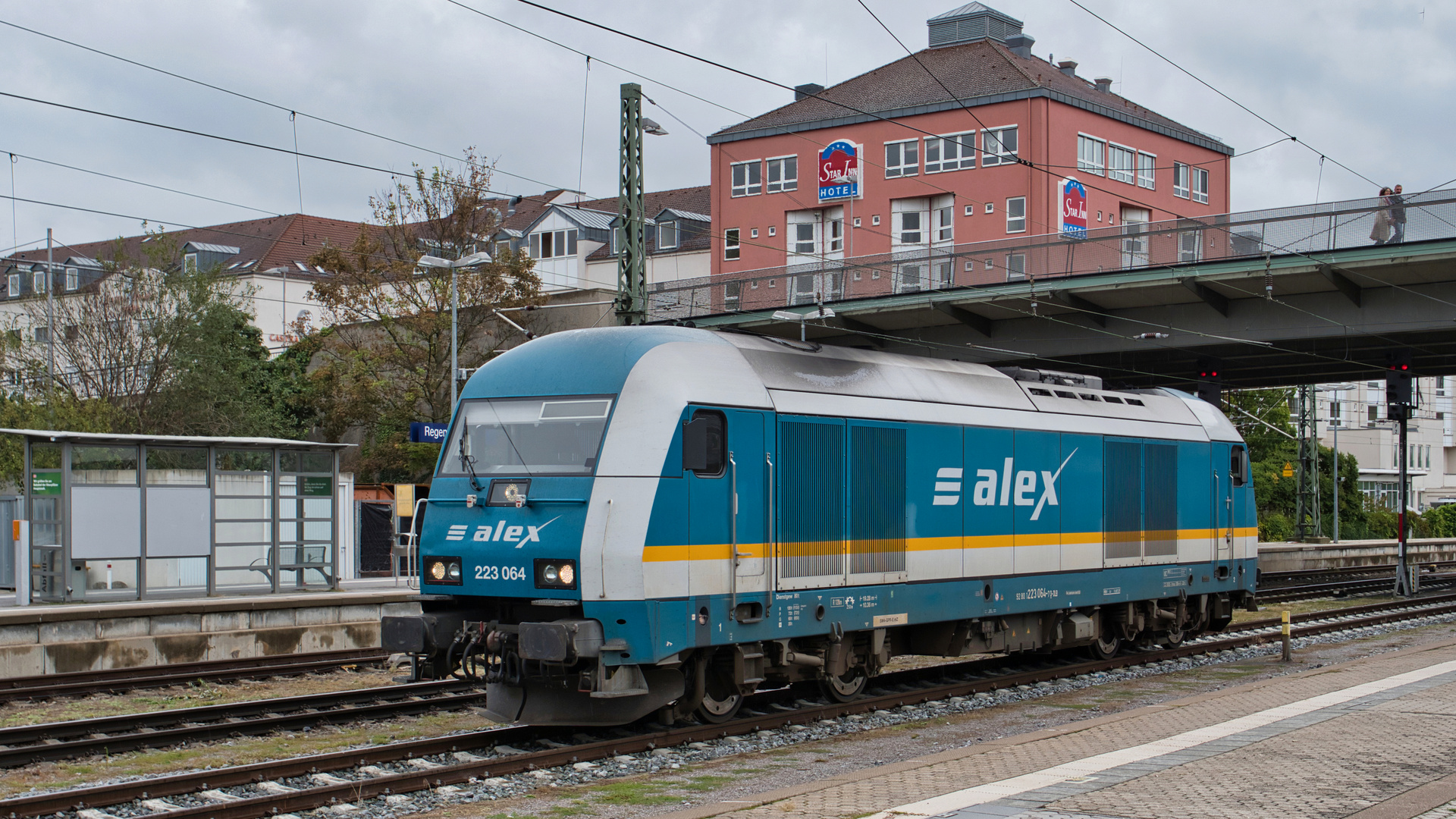 alex-Lok 223 064 im Regensburger Hauptbahnhof