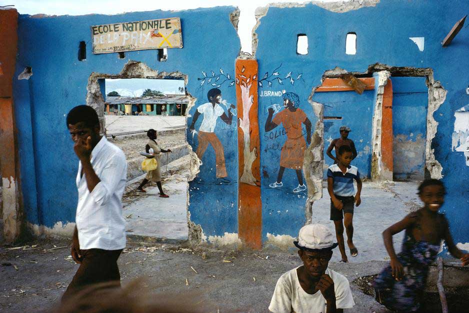 ©ALEX WEBB -  HAITI 1986 Cite Soleil