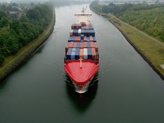 ALEXANDER B auf dem Nord-Ostsee-Kanal