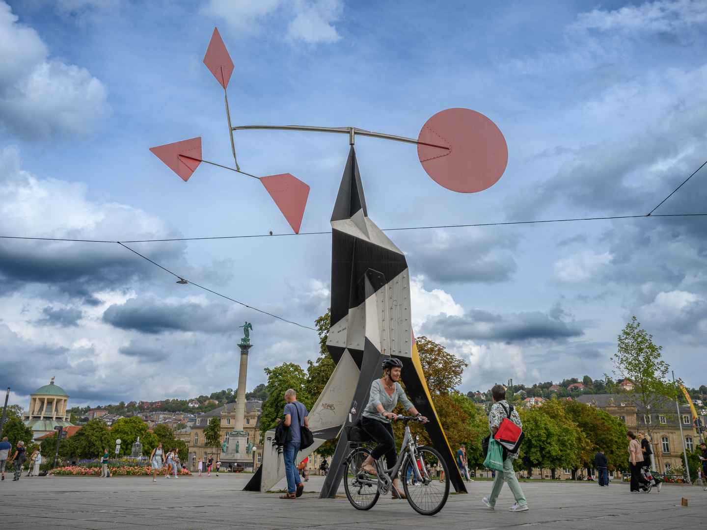 Alexander Calder "Crinkly avec disque rouge"