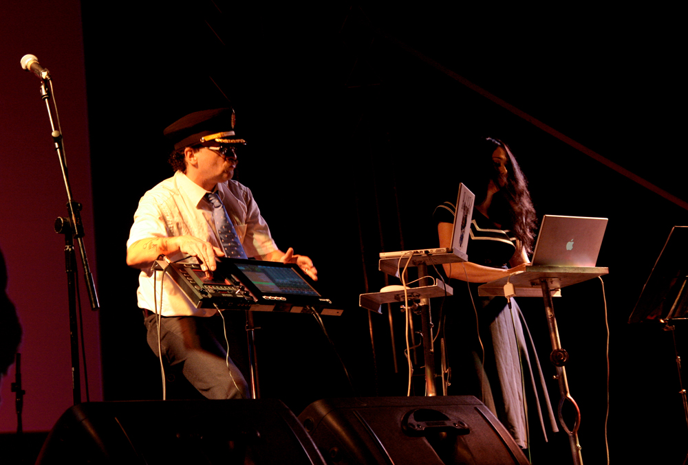 Alexander Hacke (Einstürzende Neubauten) & Danielle de Picciotto