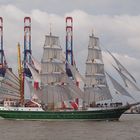 Alexander von Humboldt 2 vor dem Jade Weser Port in Wilhelmshaven