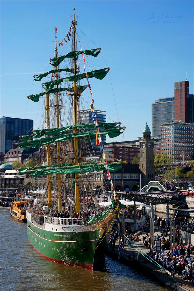 Alexander von Humboldt II Foto & Bild | schiffe, hamburg, hafen Bilder ...