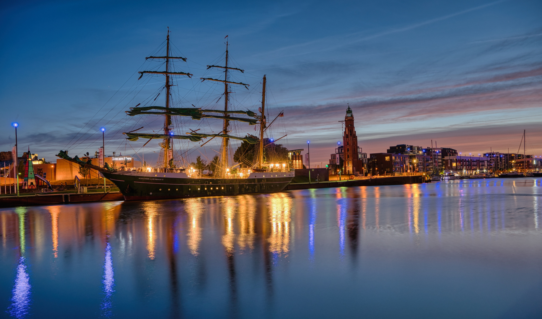 Alexander von Humboldt II im Neuen Hafen