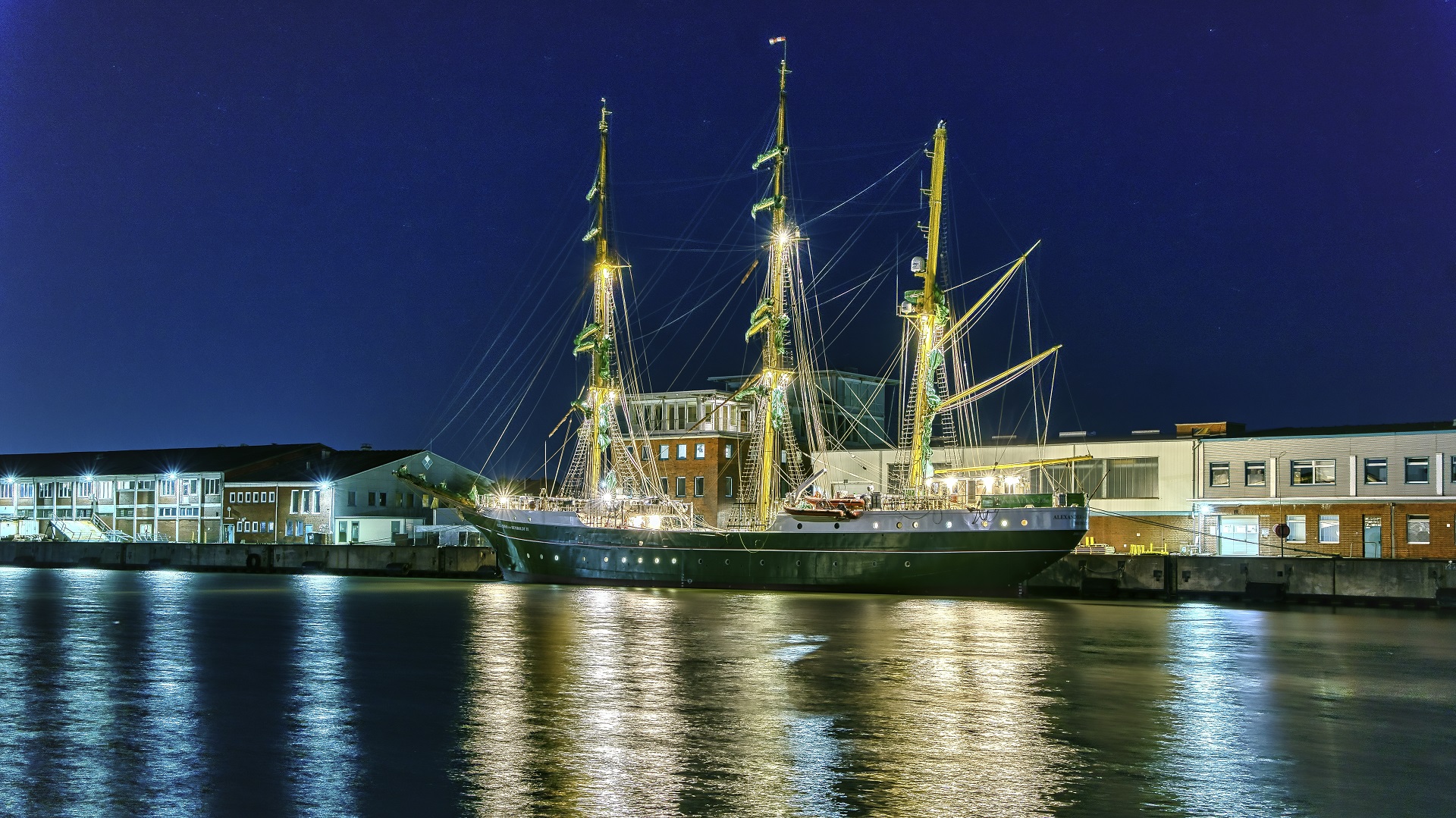 Alexander von Humboldt II nach erfolgreicher Maschinenreparatur