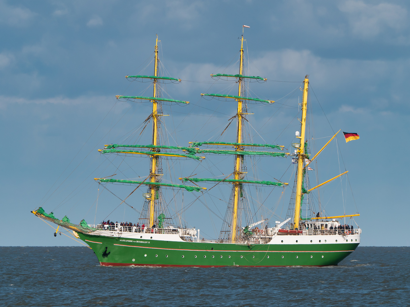 ALEXANDER VON HUMBOLDT II  vor Cuxhaven