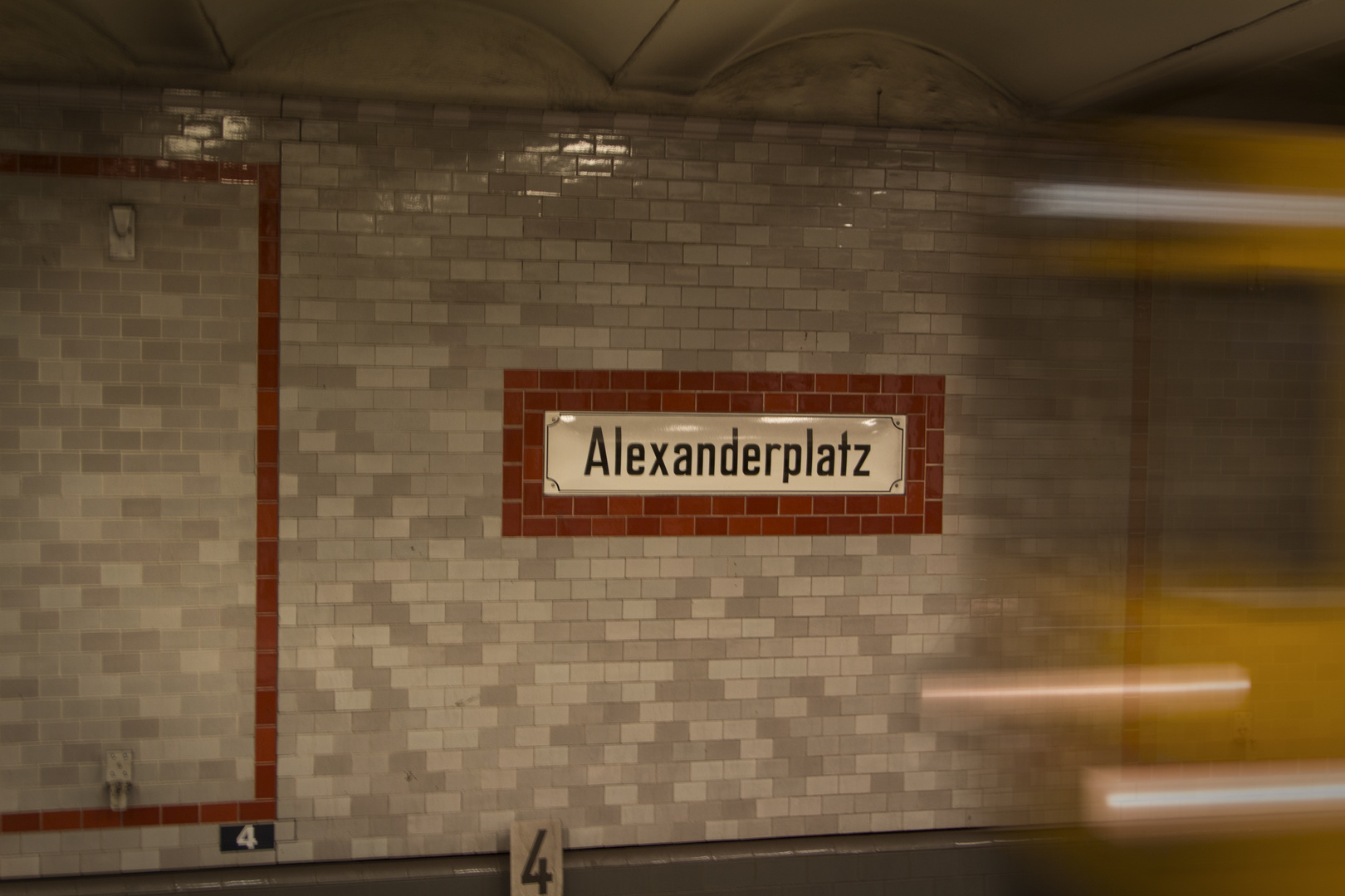 Alexanderplatz-Bahnsteigkante