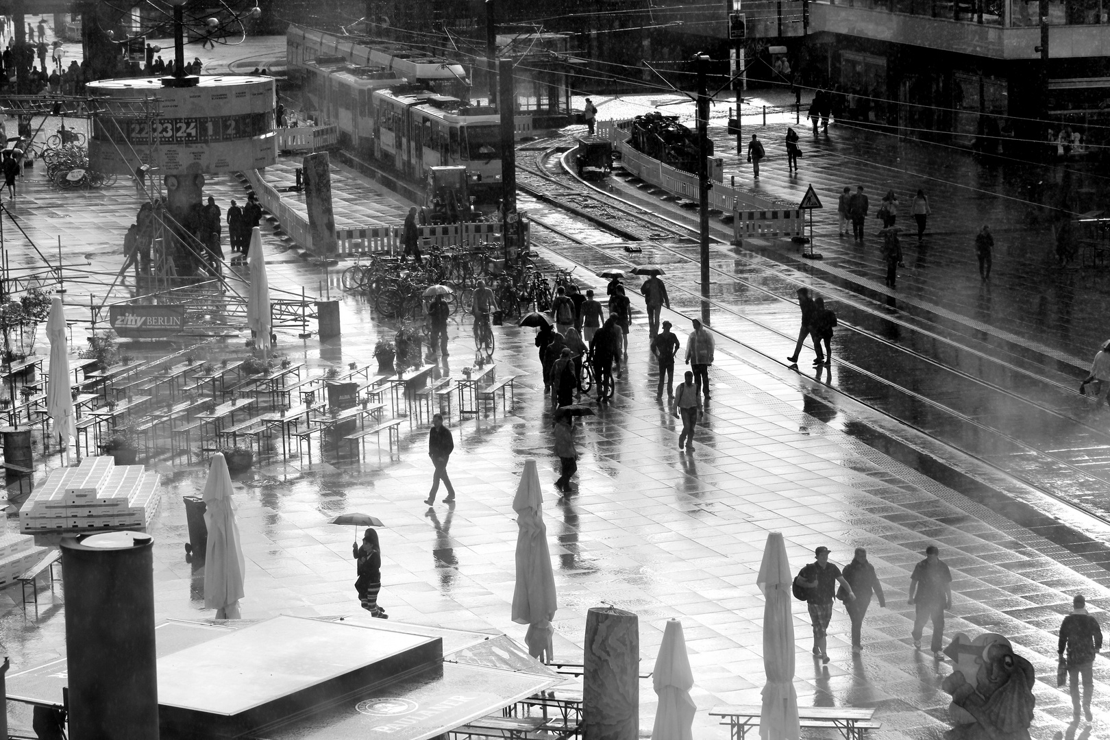 Alexanderplatz im Regen