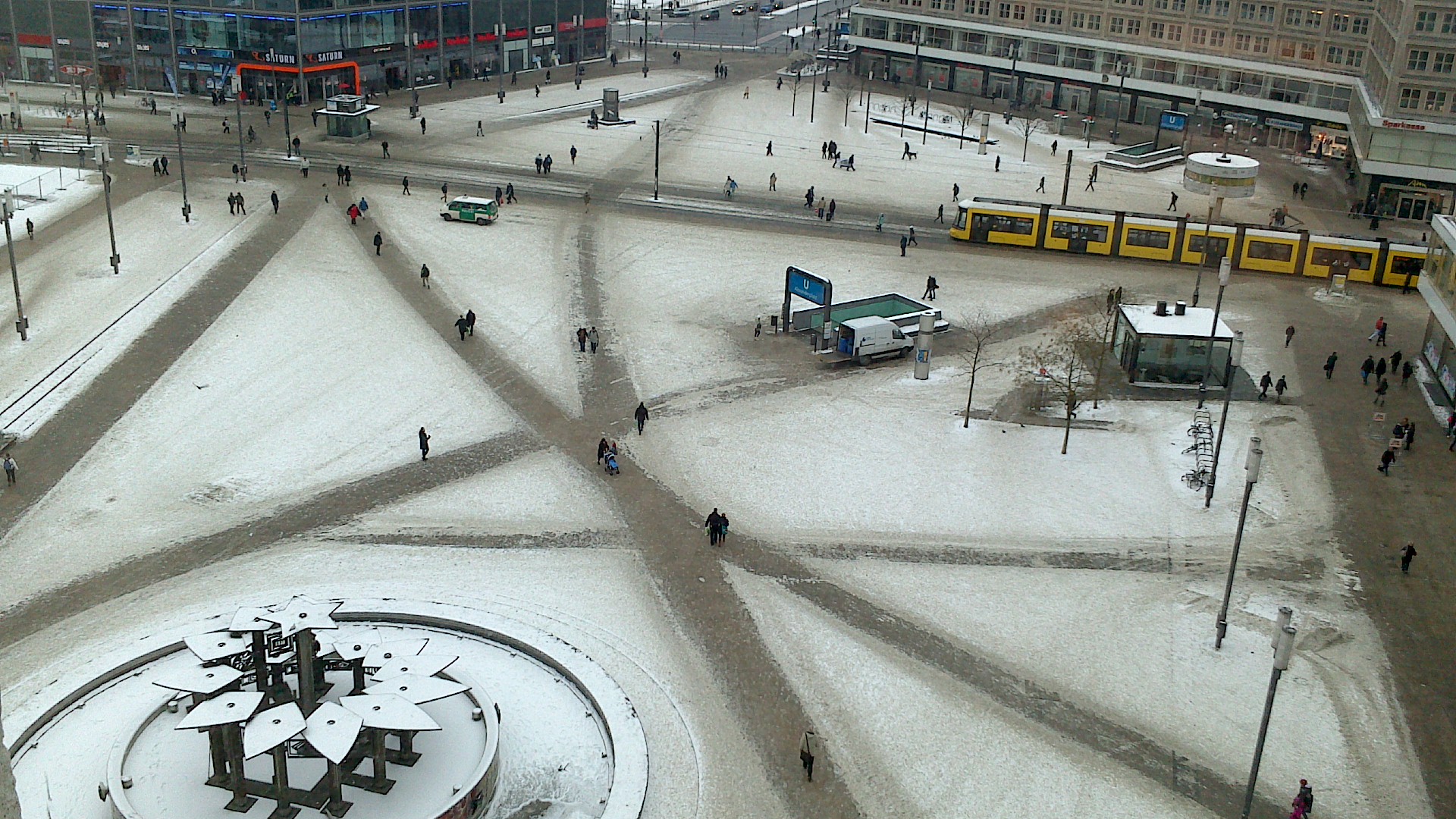 Alexanderplatz in Berlin als Schneelandschaft