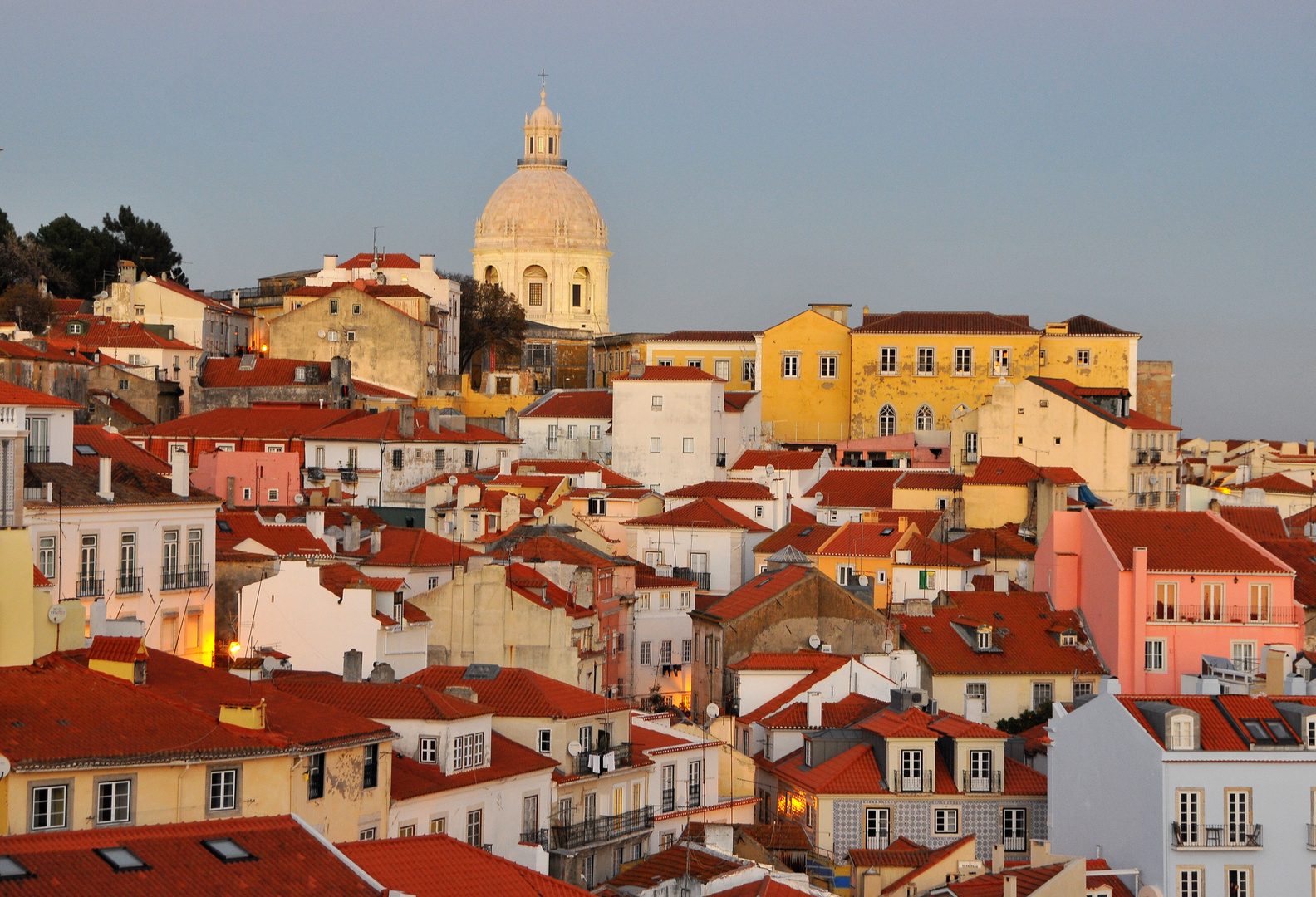 Alfama im letzten Sonnenlicht