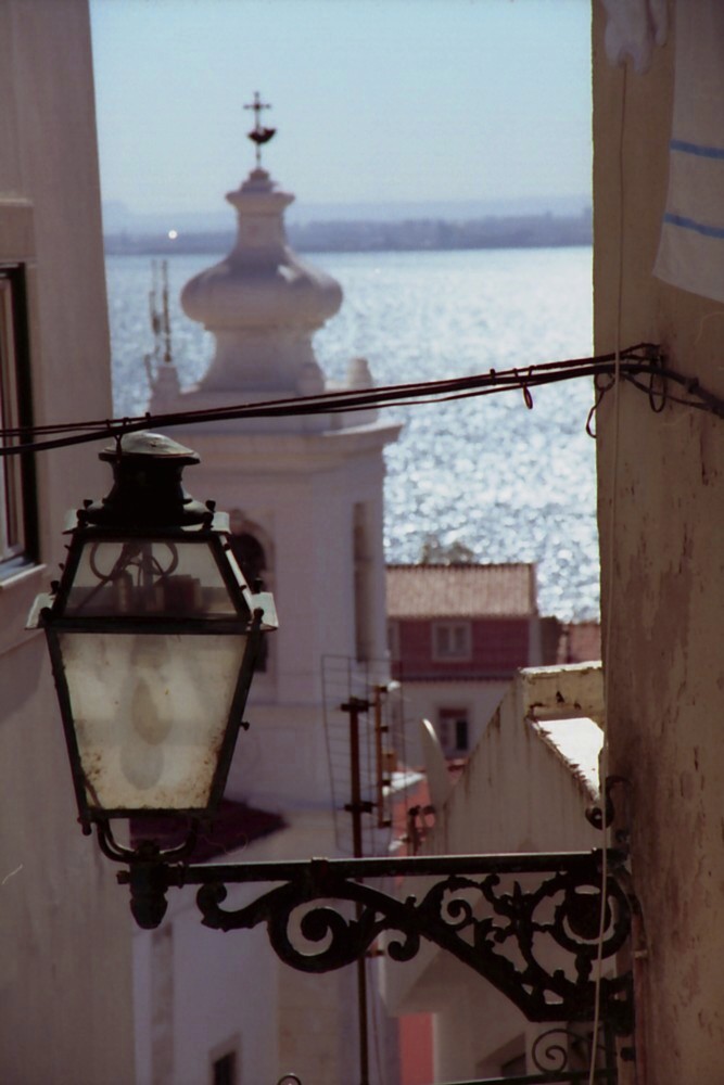 Alfama-Viertel: Blick auf den Tejo