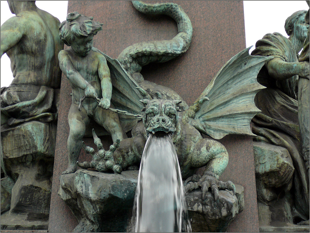 Alfred-Escher-Brunnen, Bahnhofplatz Zürich