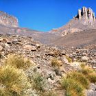 Algerien, der Hoggar, die wildeste Steinwüste des Landes - Eine Erhebung, gekrönt mit Granitsäulen -