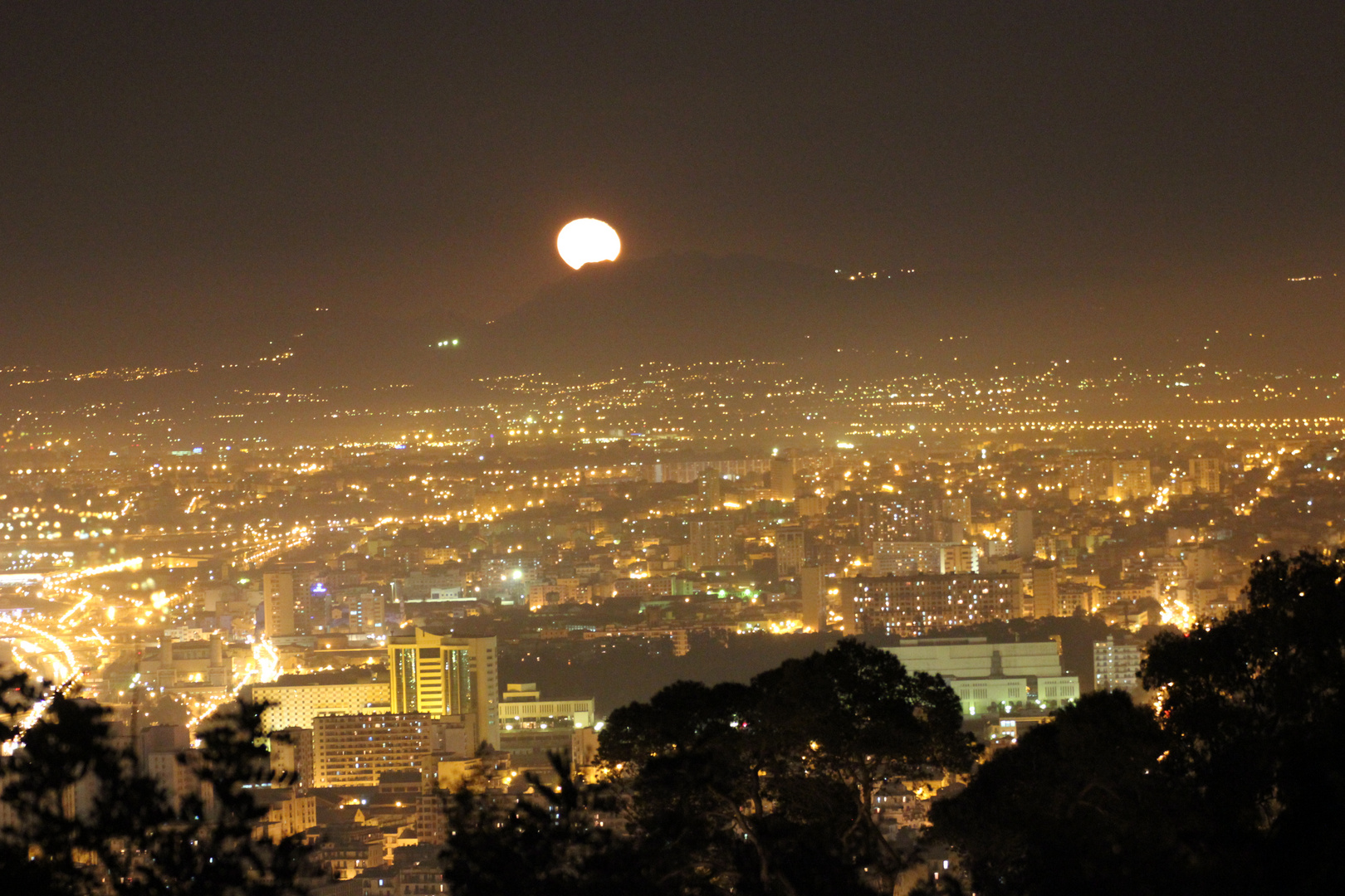 Algier bei Nacht