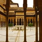  Alhambra Innenhof mit Brunnen