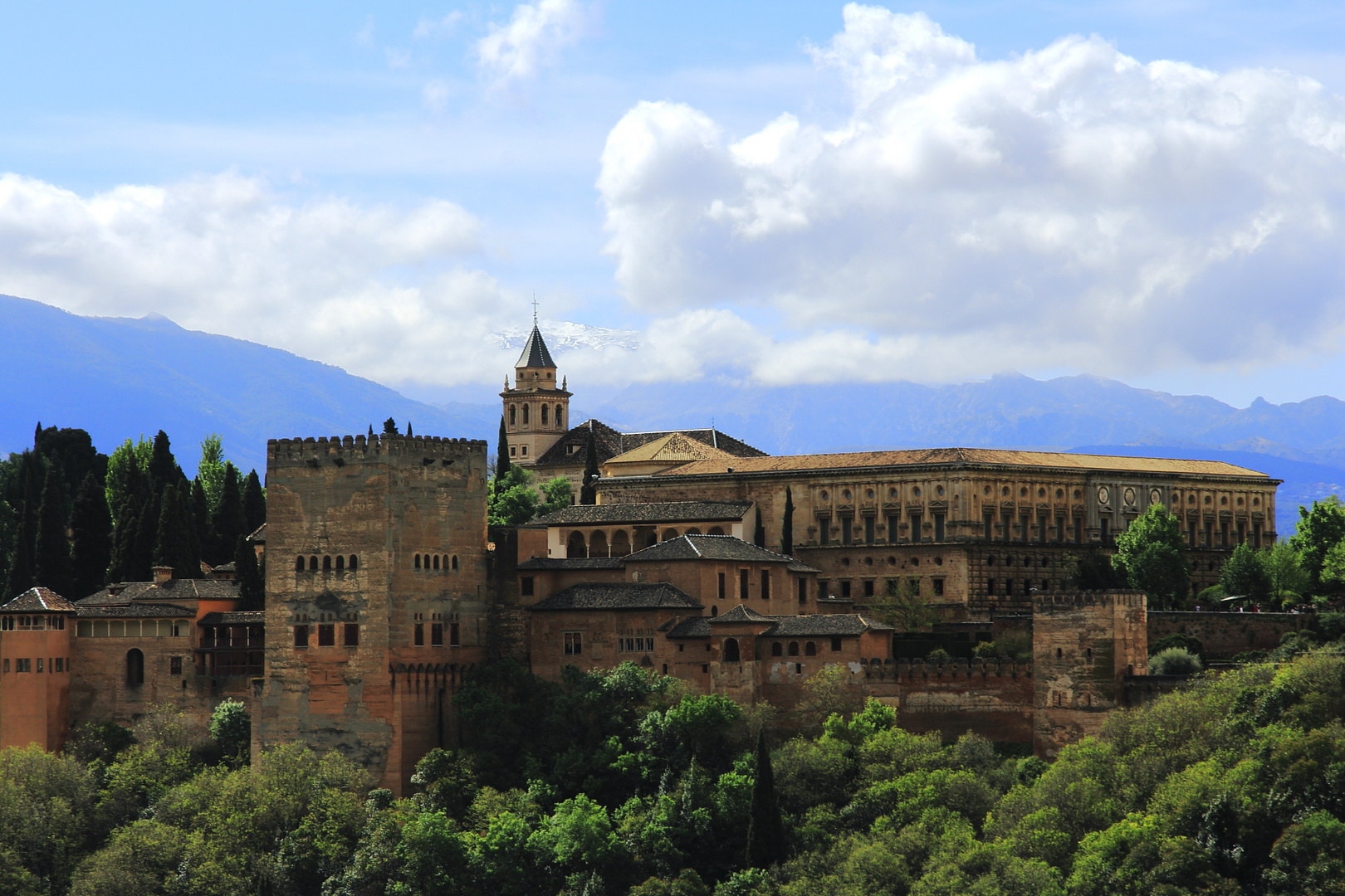 Alhambra mit maurischem Königspalast und Palast Karls V.