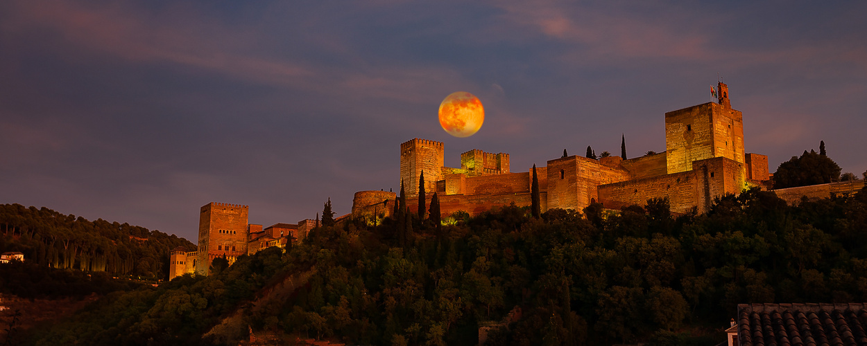 Alhambra with a Moon