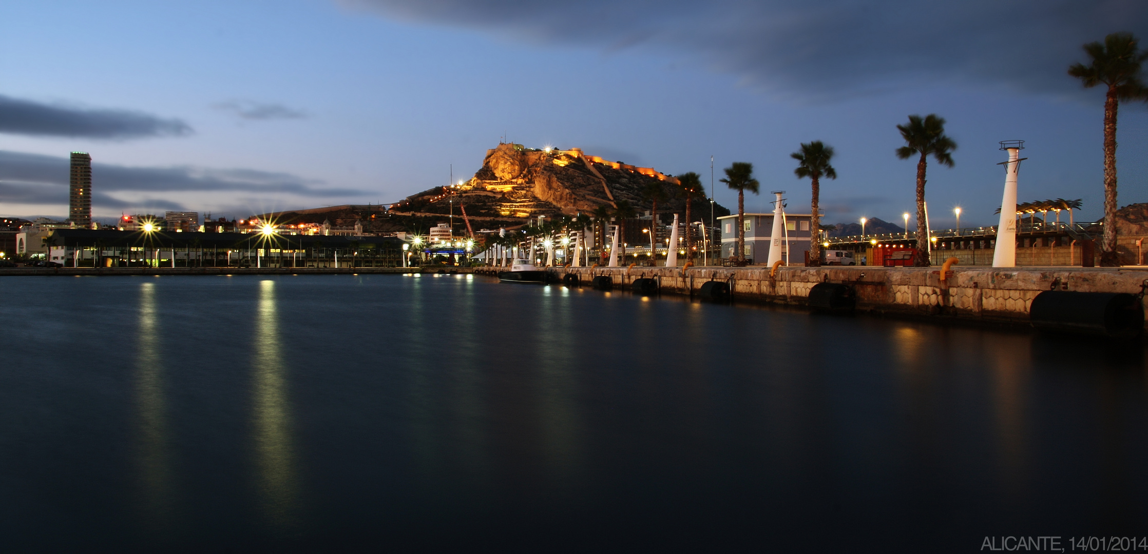 Alicante por la noche