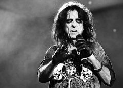 Alice Cooper in Schwarzweiß