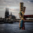 Alien attack on cologne cathedral