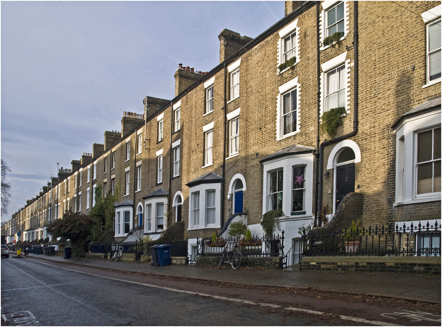 Alignement de maisons typiques  --  Bateman Street, Cambridge