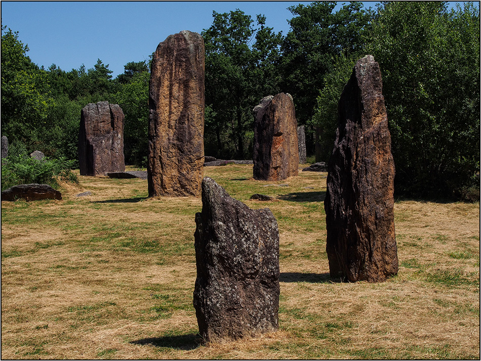 Alignment de Pierres Droites