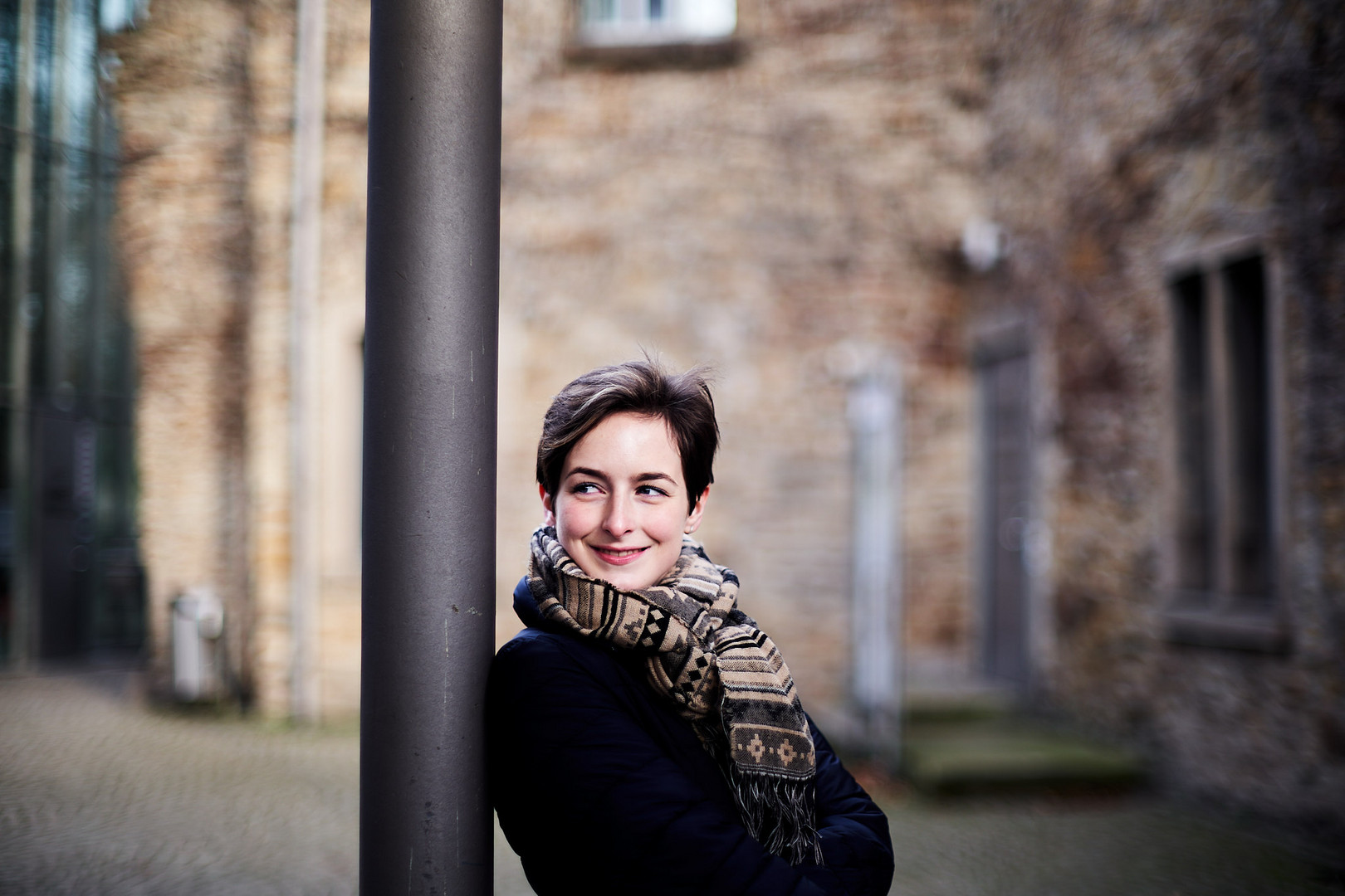 Alina am Haus Witten Foto & Bild | portrait, portrait ...