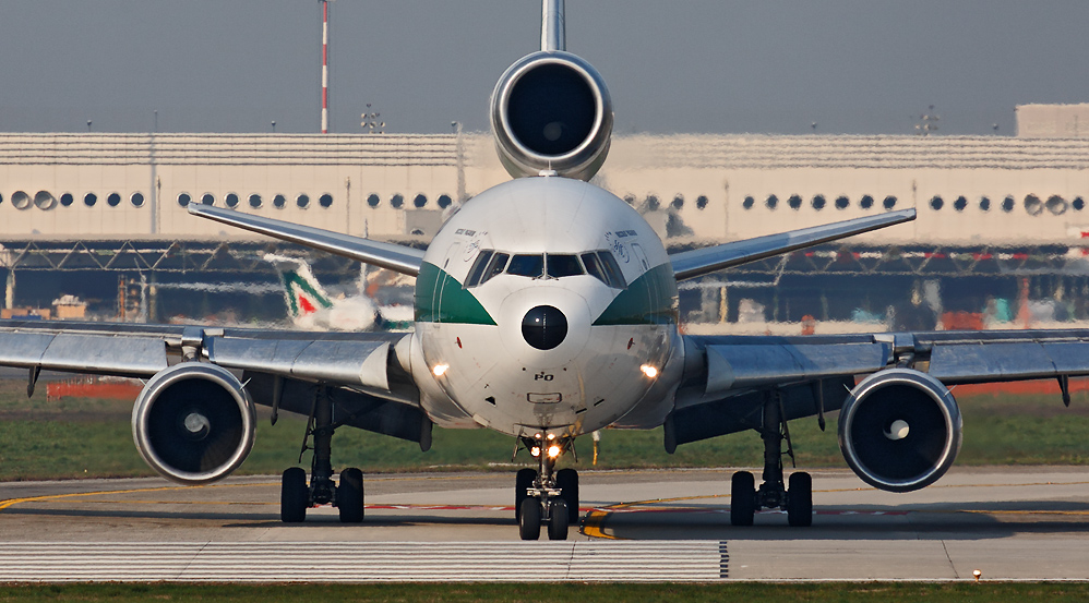 Alitalia Cargo MD-11