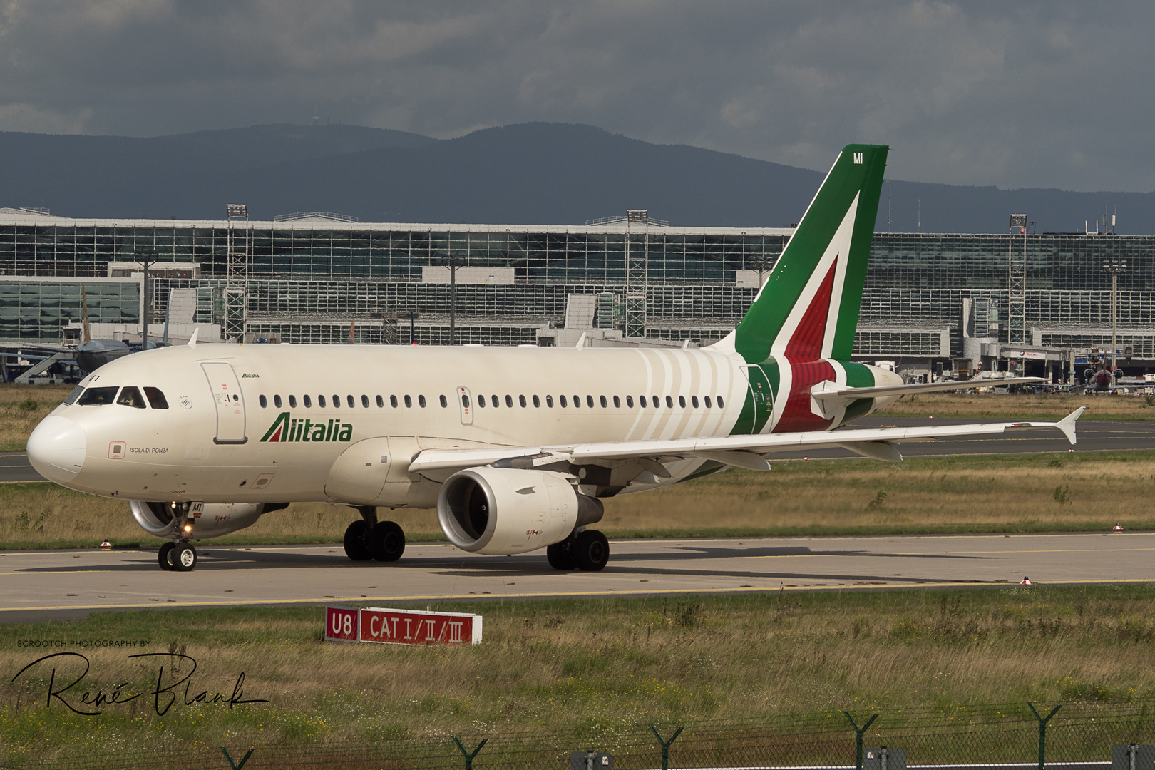 Alitalia EI-IMI "Isola di Ponza"