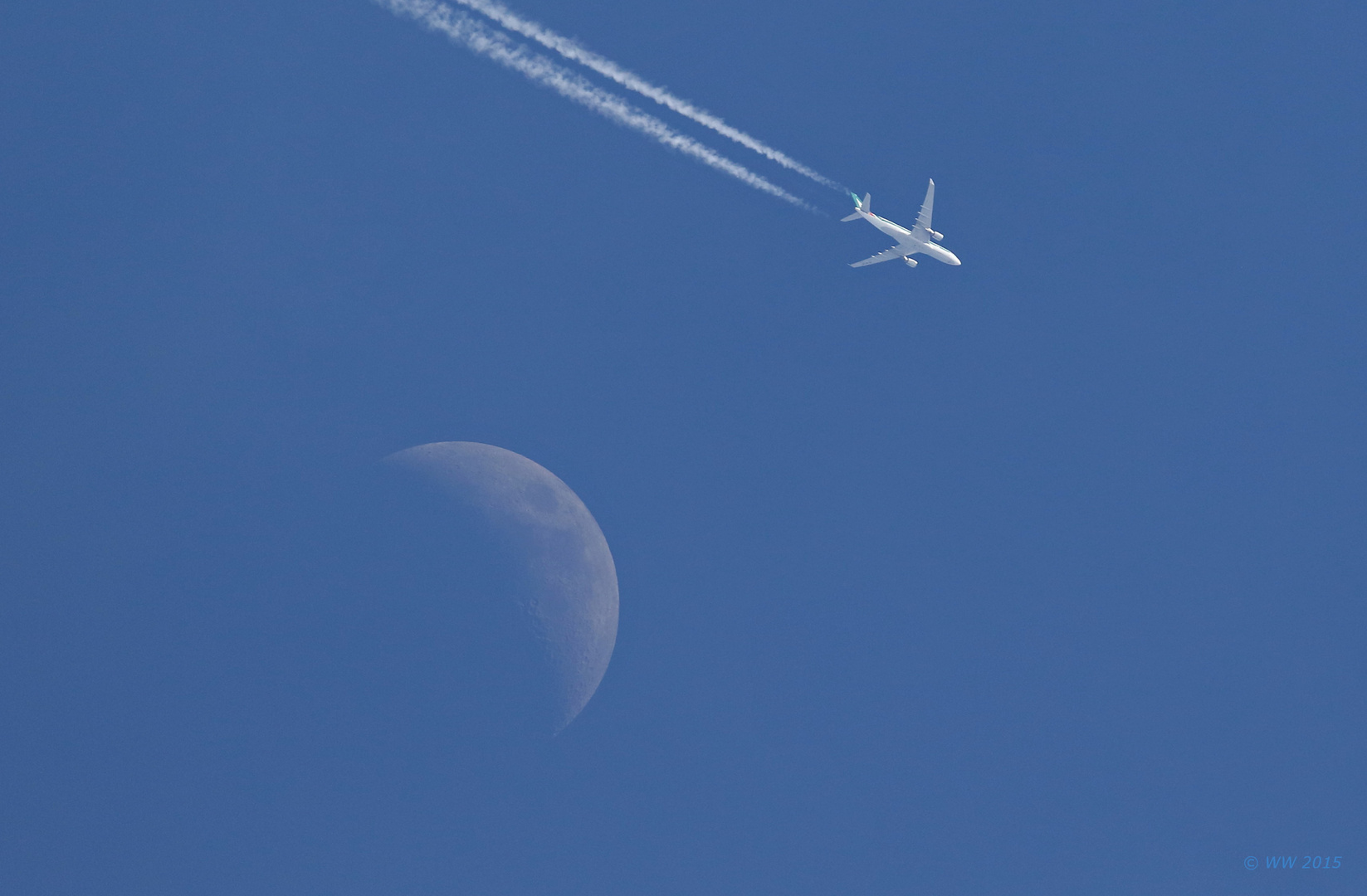 'Alitalia mit Mond'