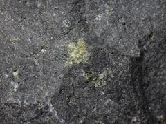 Alkali-Olivinbasalt aus dem Vogelsberg, Hessen