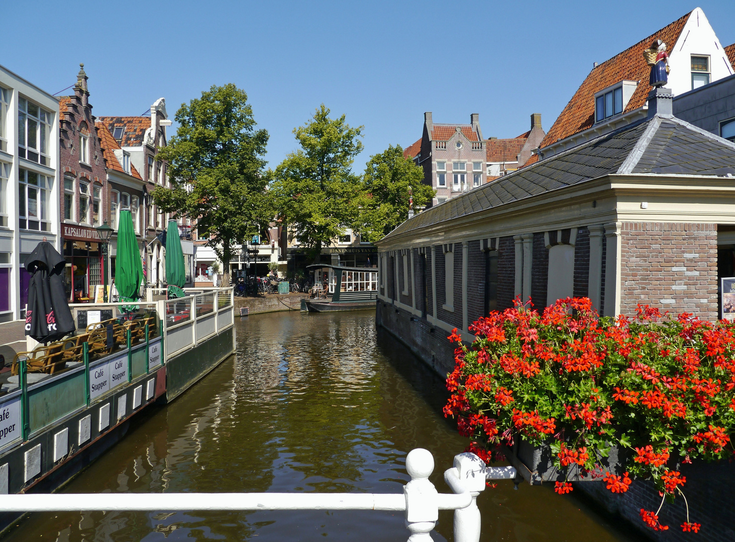 Alkmaar mit Gracht am Fischmarkt